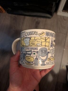 Starbucks New York City Icon White and Yellow Ceramic Coffee Mug Great Condition